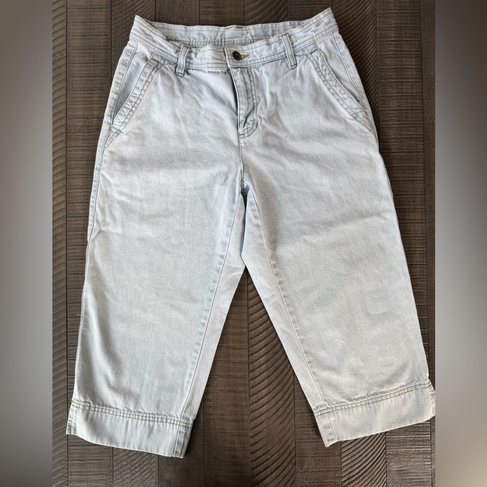 Liz Claiborne Light Blue Wash Cropped Denim Jeans Women’s Size 8